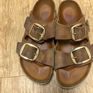 Birkenstock large gold buckle in cognac color